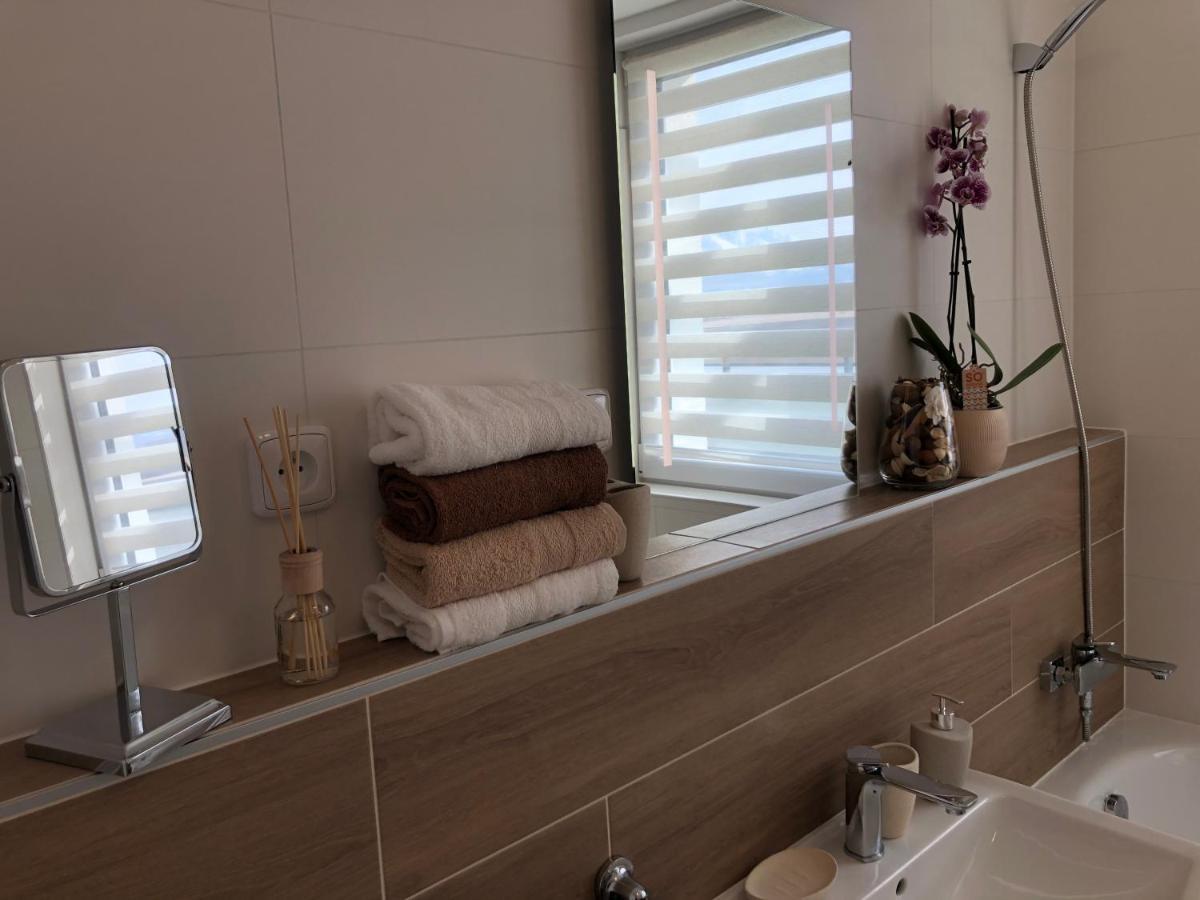 Tatra Billetee Apartman S Luxusnym Vyhladom Na Vysoketatry A Sukromnym Wellness Poprad Buitenkant foto